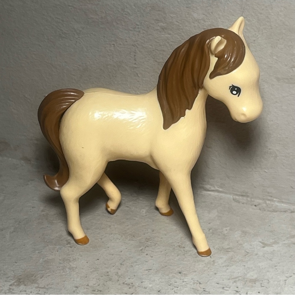 Barbie doll stable farm pony